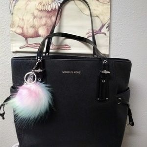Like New!  Michael Kors Voyager Tote